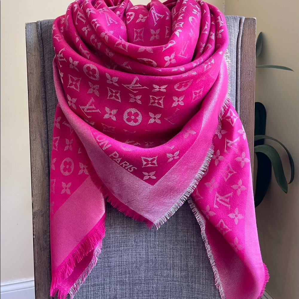Louis Vuitton Monogram Dark Pink Shine Shawl